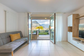 Imperial of Lugano 2 with a lake view and garden behind the station and 10 min from the lake of Lugano